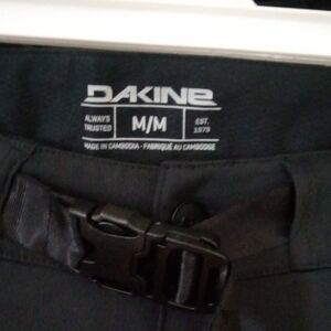 Dakine Women's Black THRILLIUM pants Size Medium Brand New With Tags